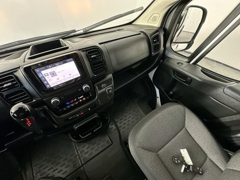 Used 2025 RAM ProMaster 2500 w/ U-Haul Equipment Group FWD image 11