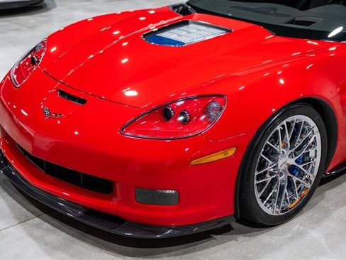 Used 2010 Chevrolet Corvette ZR1 w/ Preferred Equipment Group RWD image 11