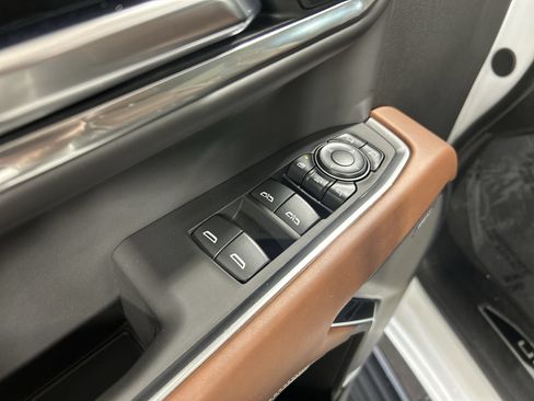 Certified 2025 GMC Sierra 3500 Denali Ultimate AWD/4WD image 25