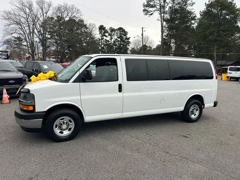 Used 2018 Chevrolet Express 3500 LT w/ LT Preferred Equipment Group image 3