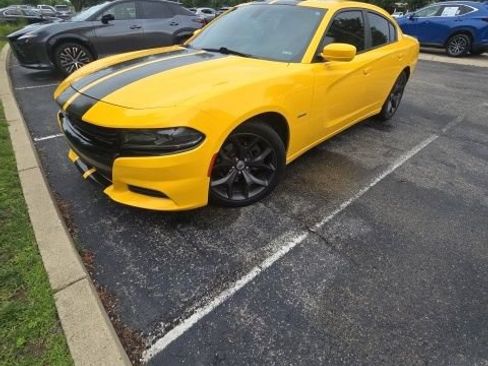 Used 2017 Dodge Charger R/T w/ Plus Group RWD image 1