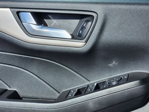 Used 2021 Ford Escape SEL image 13