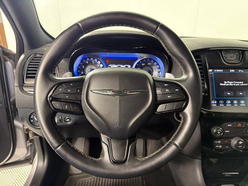 Used 2018 Chrysler 300 S image 15
