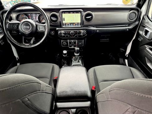 Used 2022 Jeep Gladiator Willys image 23