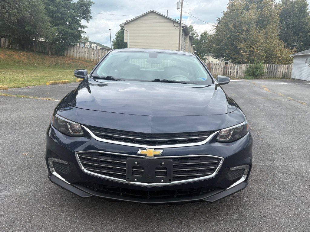 Used 2018 Chevrolet Malibu LT FWD image 2