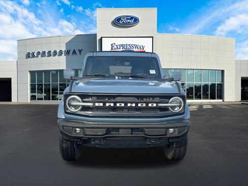 Used 2023 Ford Bronco Outer Banks image 3