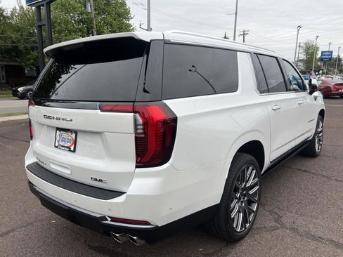 Used 2025 GMC Yukon XL Denali Ultimate AWD/4WD image 7