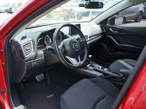 Used 2015 MAZDA MAZDA3 i Touring w/ Technology Package FWD image 19