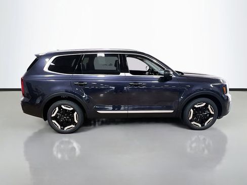 New 2025 Kia Telluride S image 8