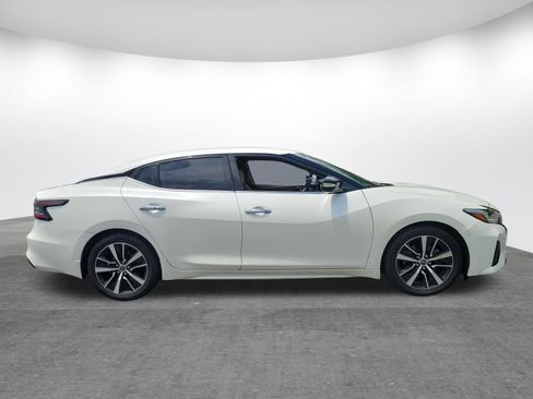 Used 2023 Nissan Maxima SV w/ Floor Mat Group FWD image 2