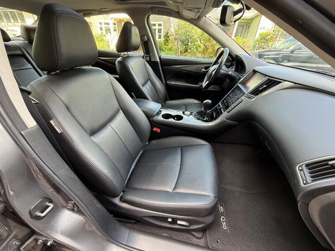 Used 2017 INFINITI Q50 3.0t Premium w/ 3.0T Premium Plus Package RWD image 11