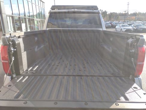 Used 2025 Toyota Tacoma TRD Off-Road image 8