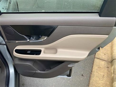 Used 2023 Lincoln Corsair FWD image 35