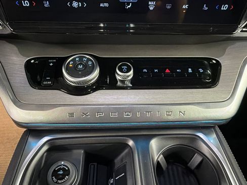 New 2027 Ford Expedition Platinum w/ Driver's Package AWD/4WD image 14