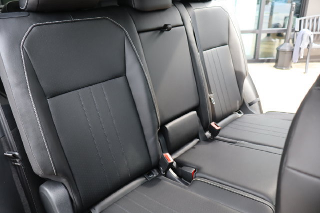 Used 2022 Volkswagen Tiguan SE R-Line FWD image 13