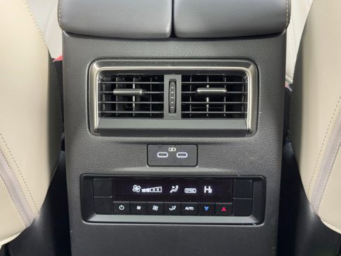 Used 2024 MAZDA CX-90 Plug-In Hybrid w/ Premium Pkg image 34