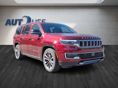 Used 2023 Jeep Wagoneer Series III w/ Premium Group I image 12