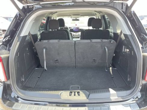 Used 2021 Ford Explorer XLT AWD/4WD image 23