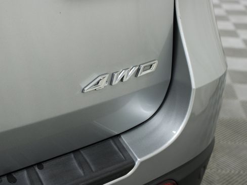 Used 2023 Ford Explorer XLT AWD/4WD image 30
