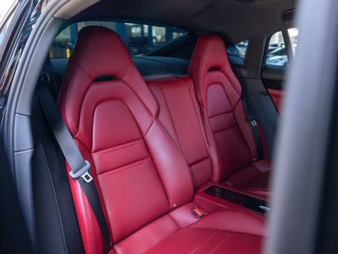 Used 2020 Porsche Panamera image 48