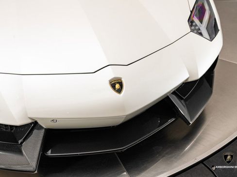 Used 2016 Lamborghini Aventador LP 700-4 image 7