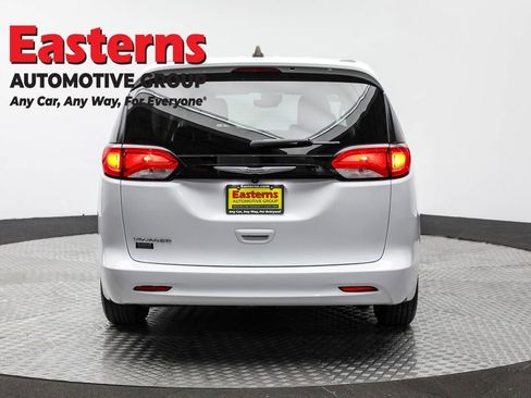 Used 2023 Chrysler Voyager LX image 6