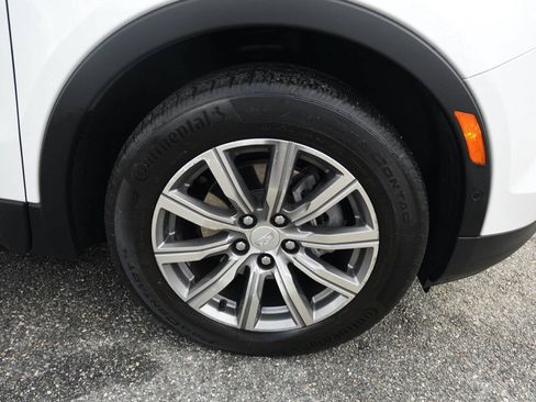Used 2022 Cadillac XT4 Sport w/ Enhanced Visibility Package FWD image 9