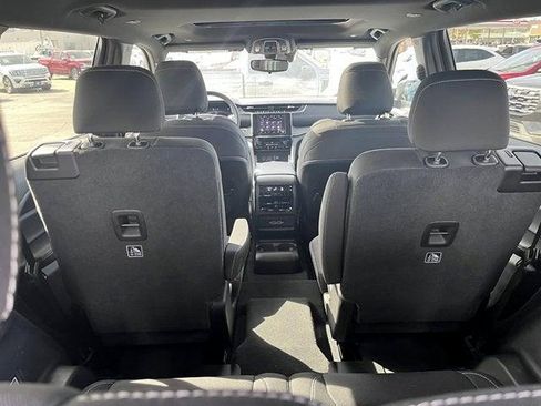 Used 2024 Jeep Grand Cherokee L Laredo AWD/4WD image 14