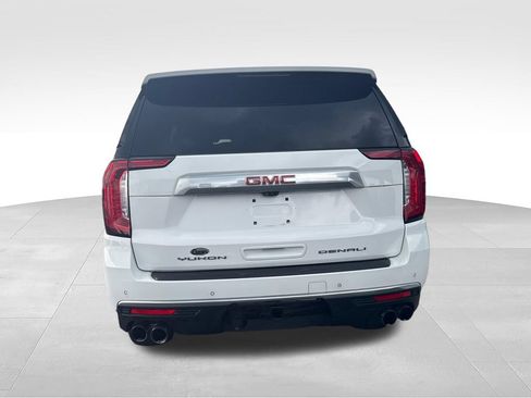 Used 2021 GMC Yukon Denali w/ Denali Premium Package AWD/4WD image 4