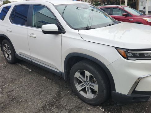 Used 2023 Honda Pilot EX-L image 2