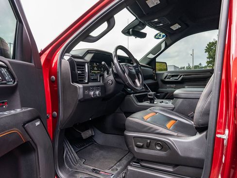 Used 2023 GMC Sierra 1500 AT4 w/ AT4 Premium Package AWD/4WD image 17