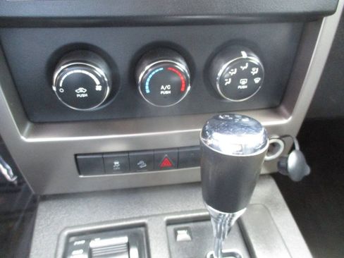 Used 2011 Jeep Liberty Sport AWD/4WD image 21