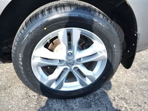 Used 2013 Nissan Rogue SV AWD/4WD image 9