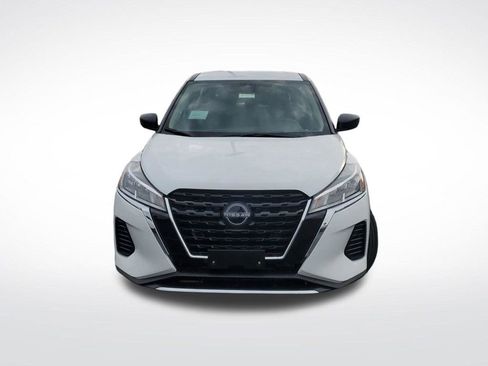 New 2025 Nissan Kicks Play S image 10