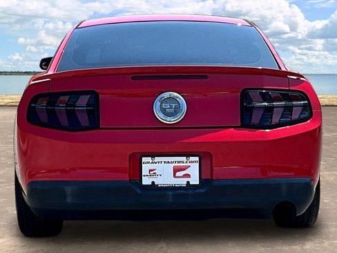 Used 2010 Ford Mustang Coupe RWD image 5