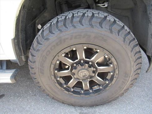 Used 2019 RAM 2500 Tradesman w/ Chrome Appearance Group AWD/4WD image 5