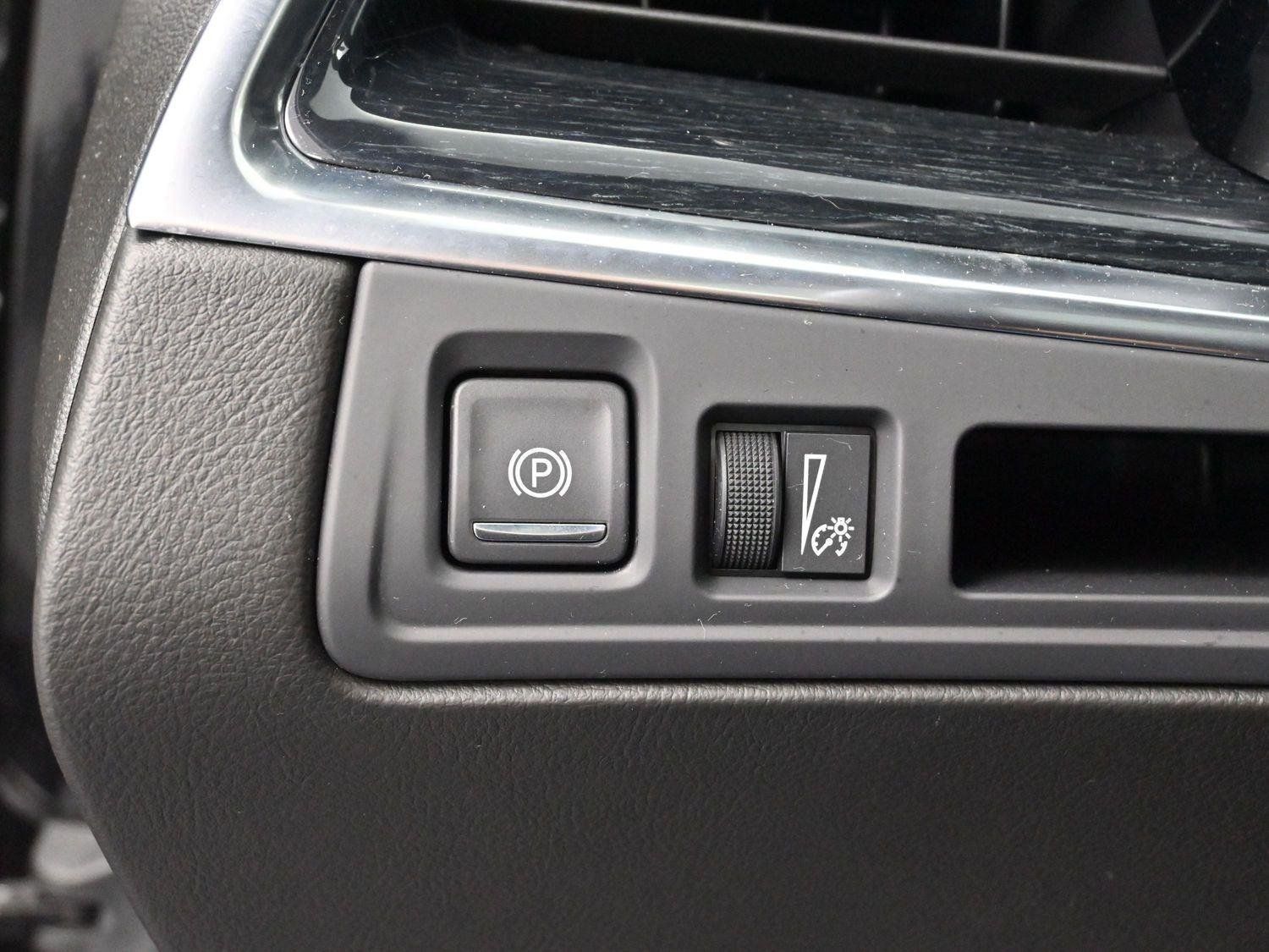 Certified 2025 Cadillac XT5 Premium Luxury AWD/4WD image 29