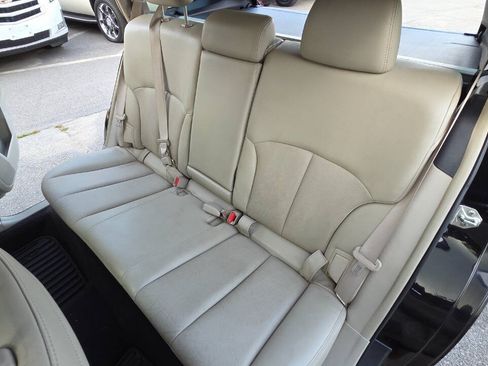 Used 2010 Subaru Outback 2.5i Limited AWD/4WD image 31