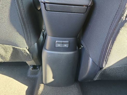 New 2025 Nissan Kicks Play S image 17