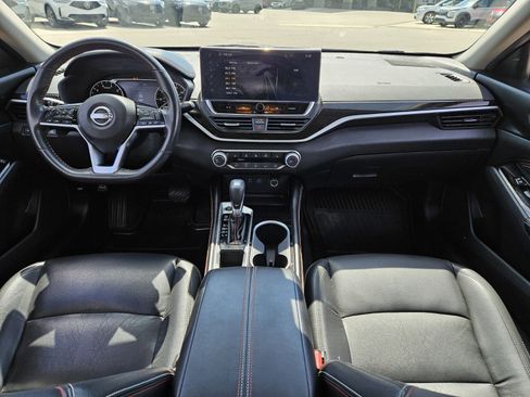 Used 2023 Nissan Altima 2.5 SR w/ SR Premium Package FWD image 13