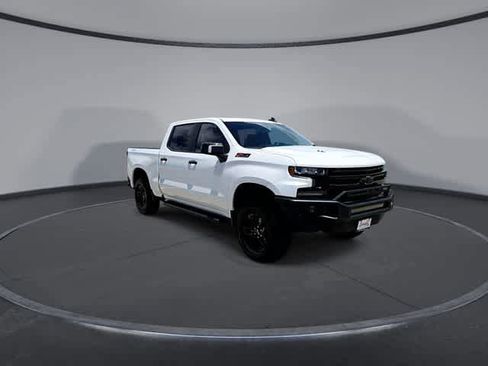 Used 2021 Chevrolet Silverado 1500 LT Trail Boss w/ LT Trail Boss Premium Package AWD/4WD image 2