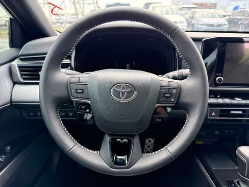 Used 2025 Toyota Camry SE w/ Convenience Package FWD image 20