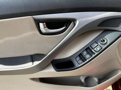 Used 2015 Hyundai Elantra Limited w/ Option Group 05 image 13