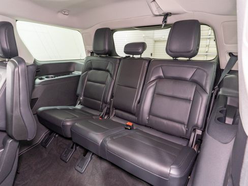 Used 2025 Lincoln Navigator Reserve AWD/4WD image 38