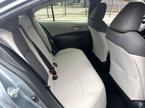 Used 2020 Toyota Corolla LE image 23