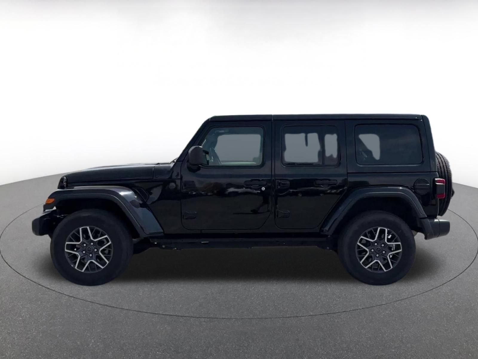 Used 2025 Jeep Wrangler Unlimited Sahara AWD/4WD image 7