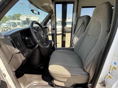 Used 2009 Chevrolet Express 3500 w/ School Bus Package RWD image 6