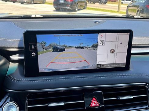 Used 2025 Genesis G70 2.5T image 13