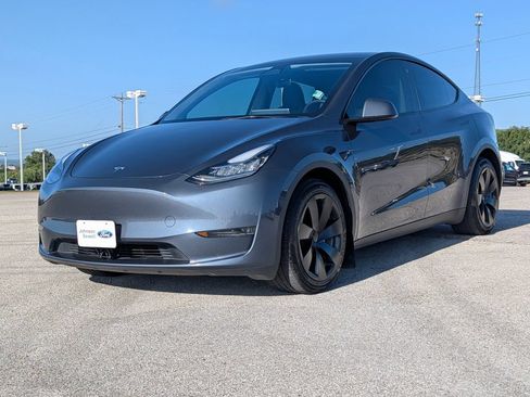 Used 2023 Tesla Model Y Long Range AWD/4WD image 4