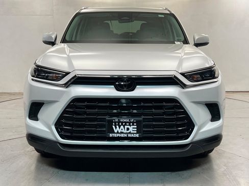 Used 2025 Toyota Grand Highlander AWD image 9